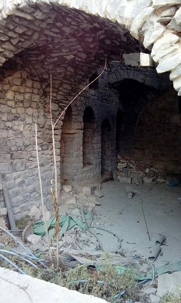 ملف:مسجد البازرباشي-من الداخل-دمار الحرب9.jpg